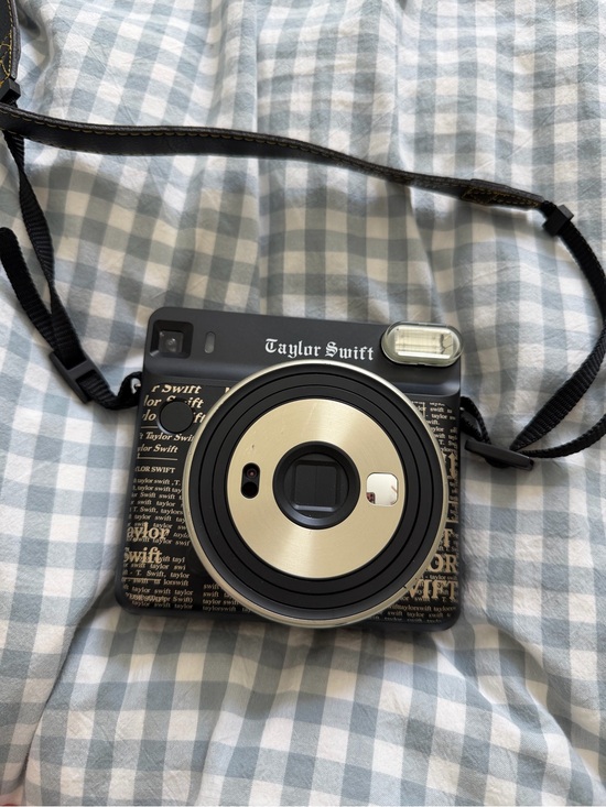 Taylor Swift Other - RARE Taylor Swift Reputation Polaroid Camera